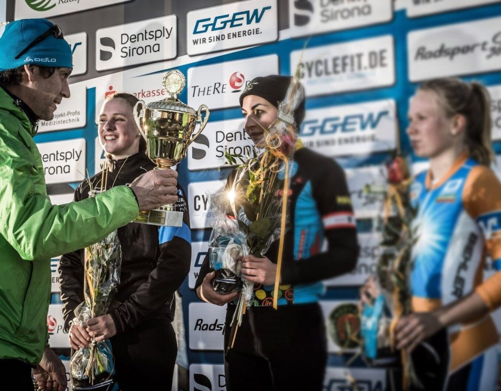 slide2-coss_16_3505_unscharf